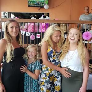 Meet your Posher, Alexis